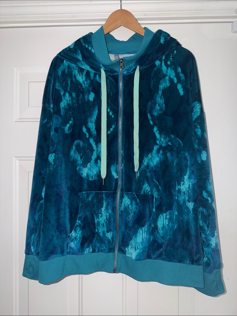 Teal Tie-Dye Velvet Zip Hoodie. Sz 3x